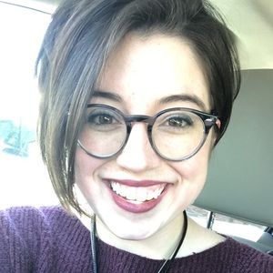 Meet your Posher, Larissa